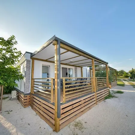 Medanic Mobile Homes ホリデーパーク プリヴラカ